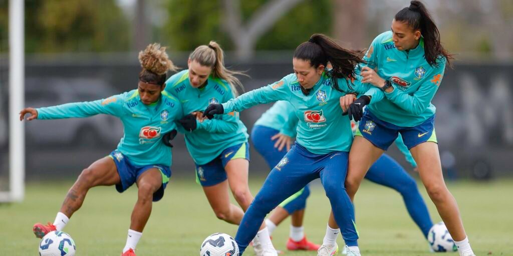 selecao-feminina-treina-nos-eua-para-reencontro-com-donas-da-casa