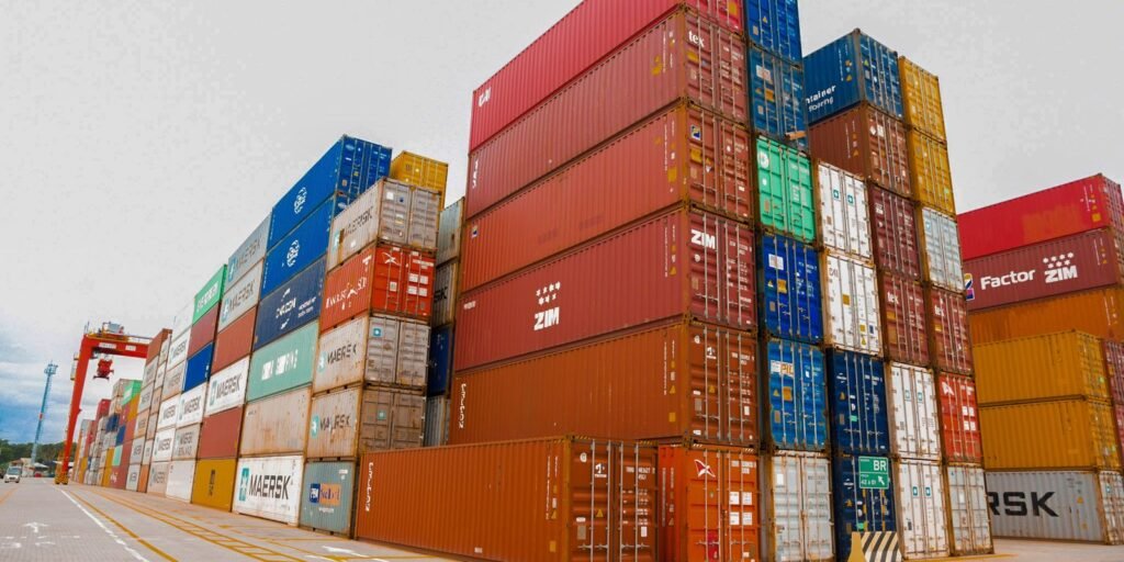 centrais-sindicais-e-patronais-criticam-tarifaco-de-trump