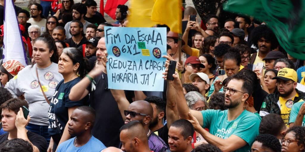 seis-em-cada-10-brasileiros-apoiam-a-reducao-da-jornada-de-trabalho