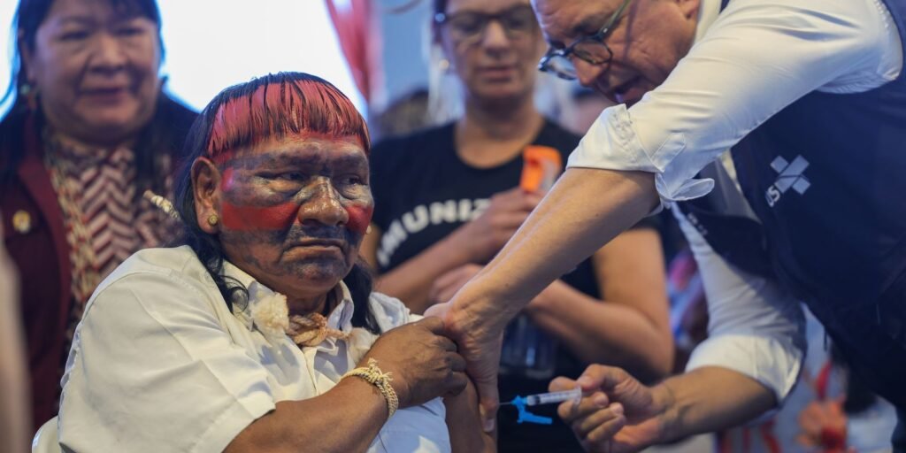 padilha-vacina-lideres-indigenas-para-mostrar-seguranca-do-imunizante