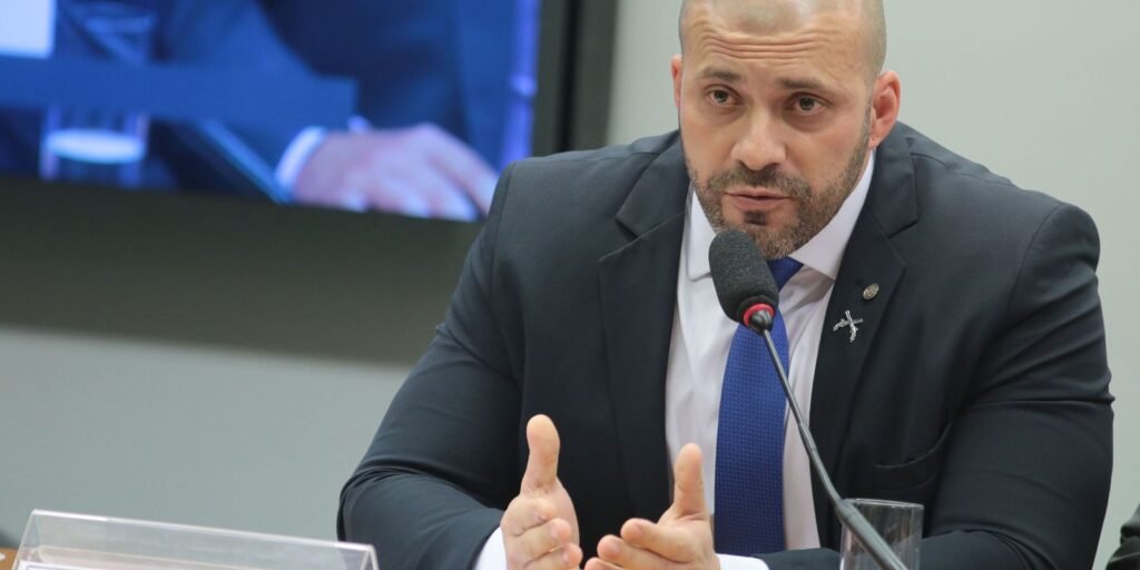 moraes-nega-pedido-de-silveira-para-trabalhar-e-estudar-fora-da-prisao