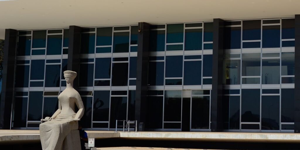 maioria-do-stf-mantem-indenizacao-de-eduardo-bolsonaro-a-jornalista