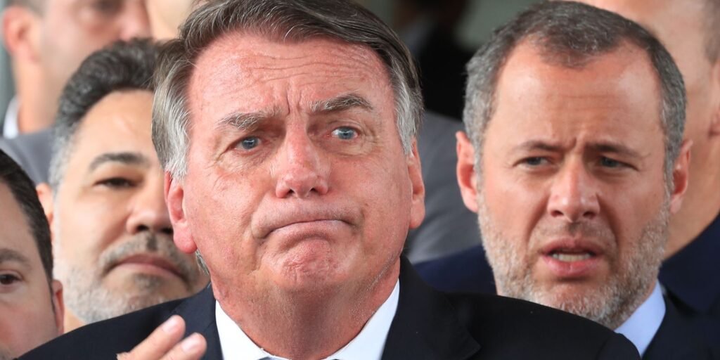 golpe:-apos-live-na-uti,-stf-intima-bolsonaro-em-hospital-de-brasilia