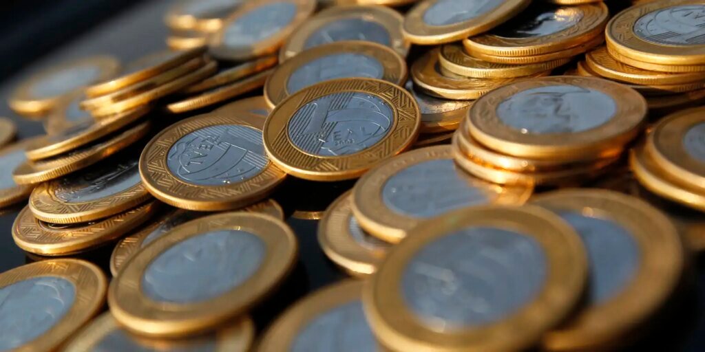 google-reexibe-conversor-de-real-para-outras-moedas-apos-quatro-meses