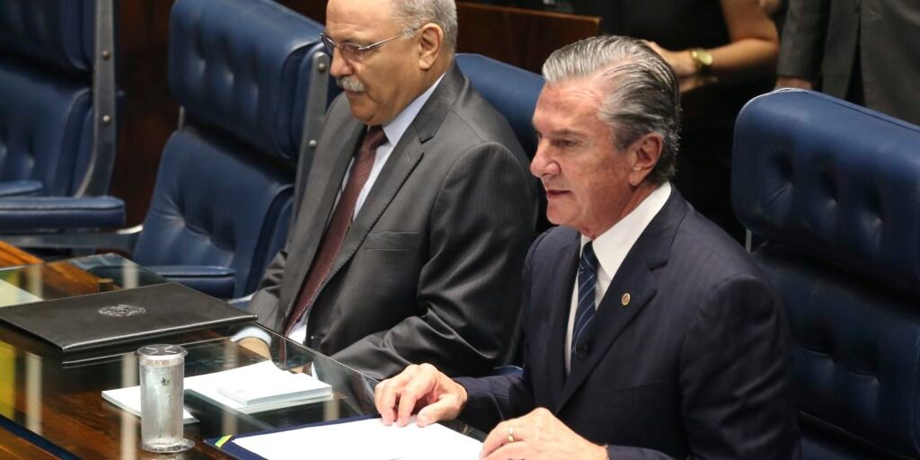 moraes-da-48-horas-para-defesa-informar-estado-de-saude-de-collor