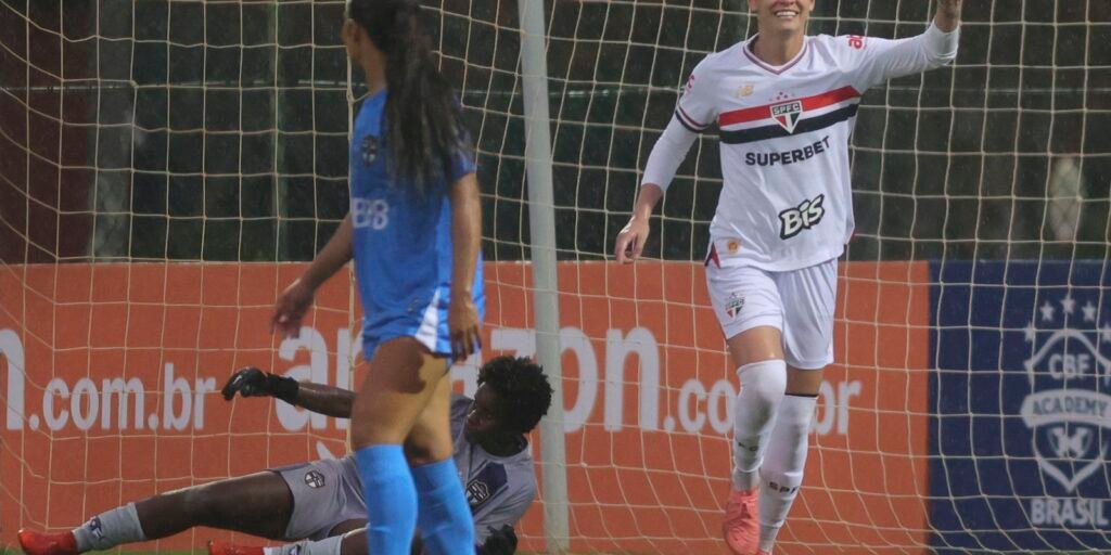 sao-paulo-goleia-para-assumir-3a-colocacao-do-brasileiro-feminino