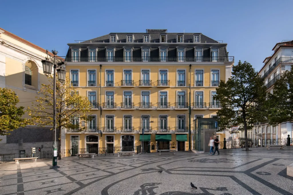 Fachada do Bairro Alto Hotel Crédito Francisco Nogueira.jpg
