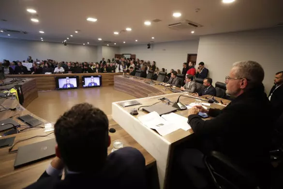 Encontro promovido pelo deputado Ricardo Arruda (PL) lotou o Auditório Legislativo na tarde desta sexta-feira (23).. Créditos: Orlando Kissner/Alep