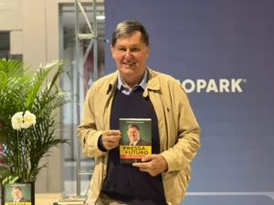 A obra apresenta a história do fundador da Prati-Donaduzzi e idealizador do maior ecossistema de inovação do país Crédito: Divulgação/Biopark