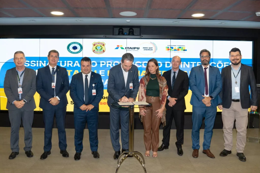 Itaipu e Polícia Federal assinam protocolo de interesse para colaboração acadêmica