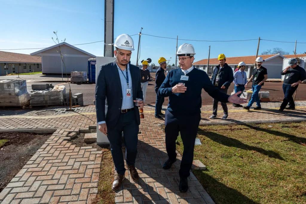 Diretor administrativo da Itaipu, Iggor Gomes Rocha e presidente do CREA/PR, engenheiro agrônomo Clodomir Luiz Ascari