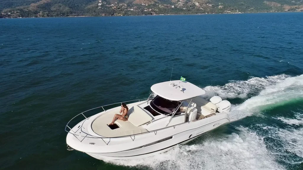 Divulgação/Fishing Raptor Fishing 350 Saint Tropez