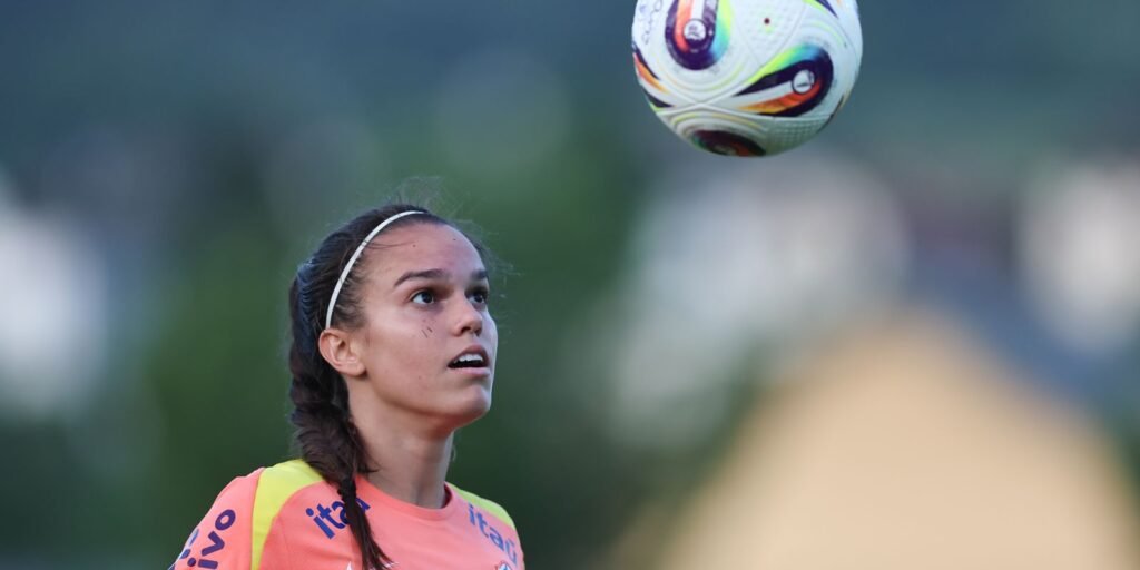 lesao-tira-meio-campista-ana-vitoria-da-disputa-da-copa-america