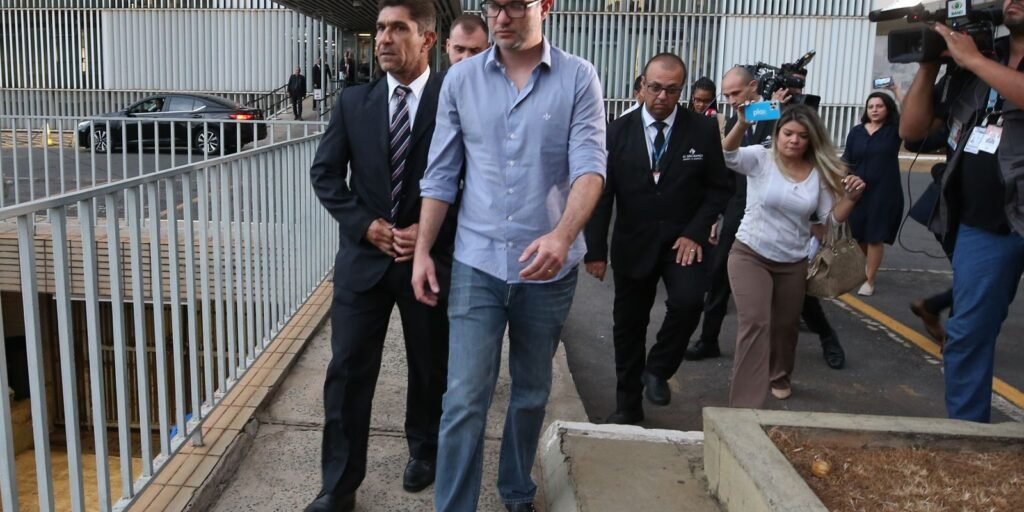 moraes-permite-que-do-val-participe-de-sessoes-do-senado-alem-das-19h