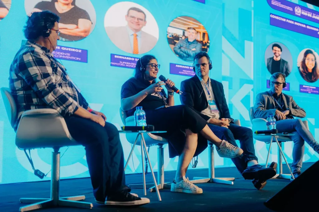 A Presidente do Curitiba Convention, Gislaine Queiroz, no painel “Estratégias de Inovação: o Case Vale do Pinhão”. Foto: divulgação
