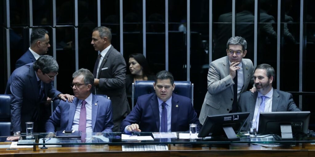 senado-aprova-retirada-de-despesas-com-tarifaco-do-teto-de-gastos