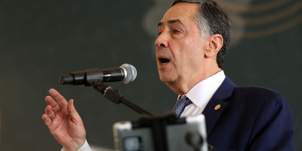 barroso-diz-que-pais-precisa-de-recomeco-e-pacificacao