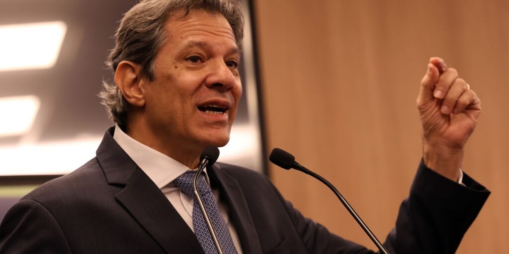 haddad:-atrelar-votacao-da-isencao-do-ir-a-da-anistia-e-loucura