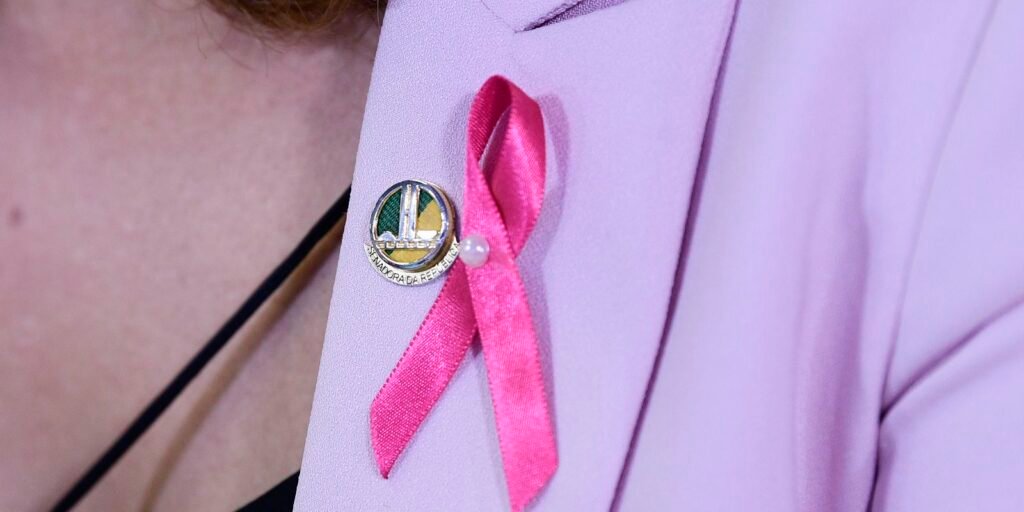 hoje-e-dia-destaca-outubro-rosa,-dia-dos-idosos-e-protecao-aos-animais