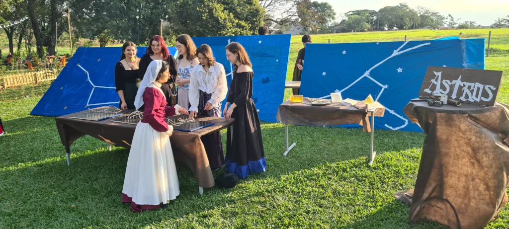 A Feira Medieval recria cenários, atividades e práticas culturais da época Crédito: divulgação/Colégio Semeador