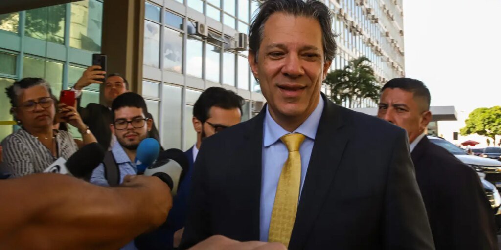 haddad-comemora-aprovacao-da-isencao-do-ir-na-camara:-“foi-um-golaco!”