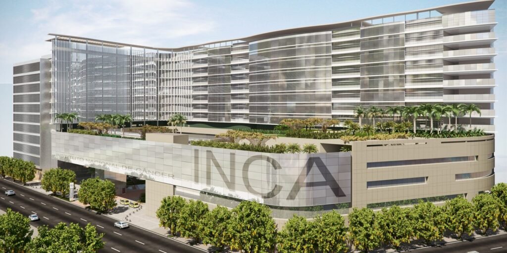 voluntarios-alegram-o-dia-de-criancas-no-inca-como-“doutores-palhacos”