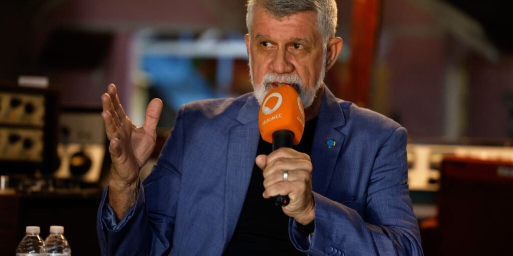 wagner-gomes,-do-programa-ginastica-no-ar,-da-radio-mec,-e-homenageado