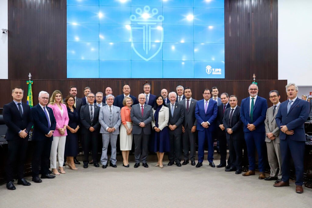 darci-piana-participa-de-cerimonia-que-moderniza-tramitacao-de-processos-no-tjpr