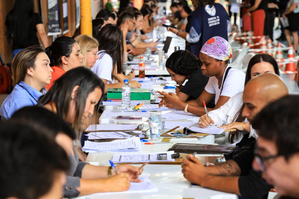 mutirao-de-emprego-em-santa-felicidade-ofertara-mais-de-2-mil-vagas-nesta-quarta-feira