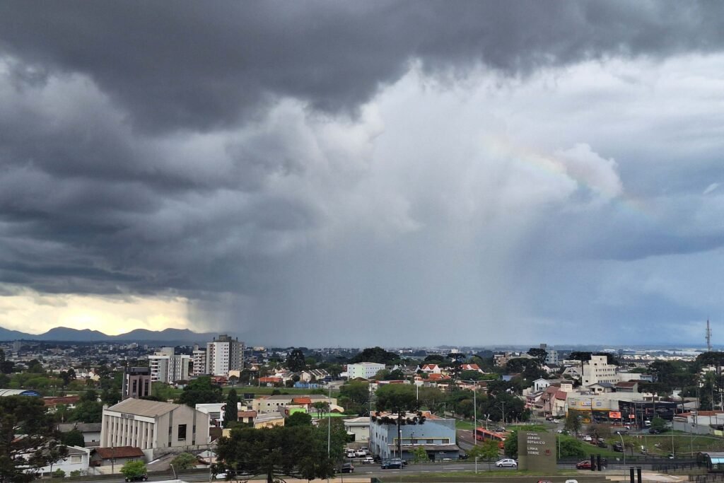 volume-de-chuva-em-outubro-ja-ultrapassou-a-media-do-mes-em-quatro-estacoes-do-simepar