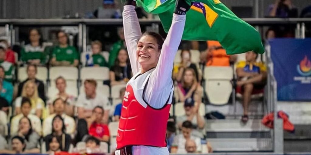 maria-clara-pacheco-e-campea-mundial-de-taekwondo-na-china