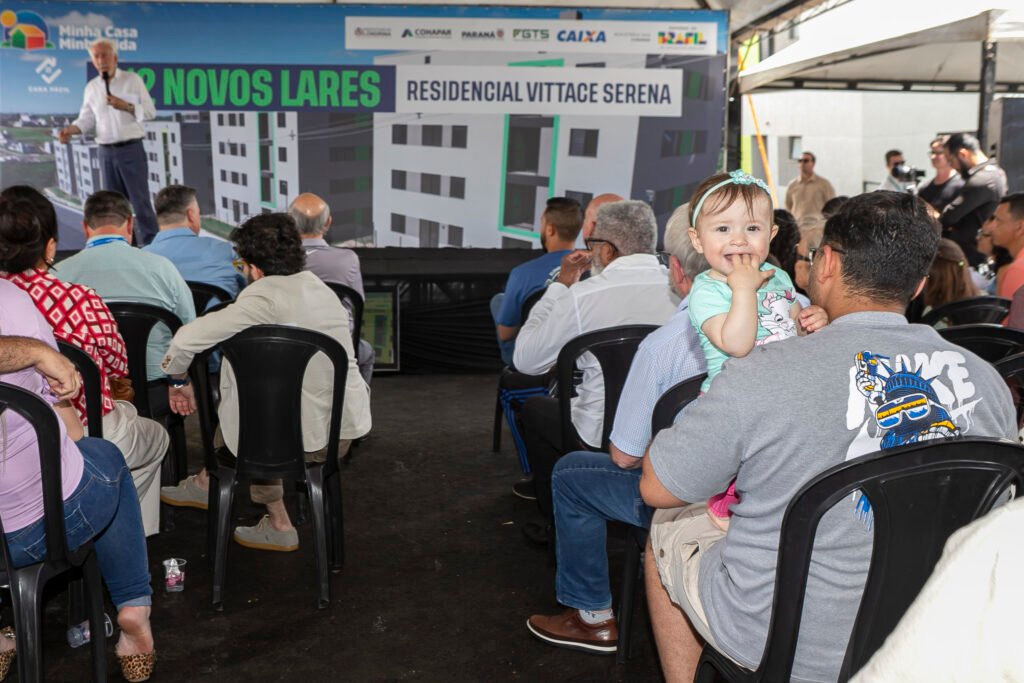 com-apoio-do-estado,-512-familias-de-londrina-passam-a-viver-em-casa-propria