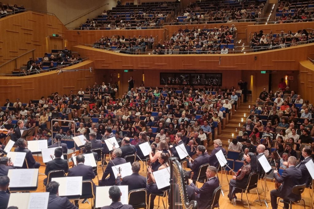 orquestra-sinfonica-do-parana-reune-mil-pessoas-em-concerto-inedito-em-belo-horizonte