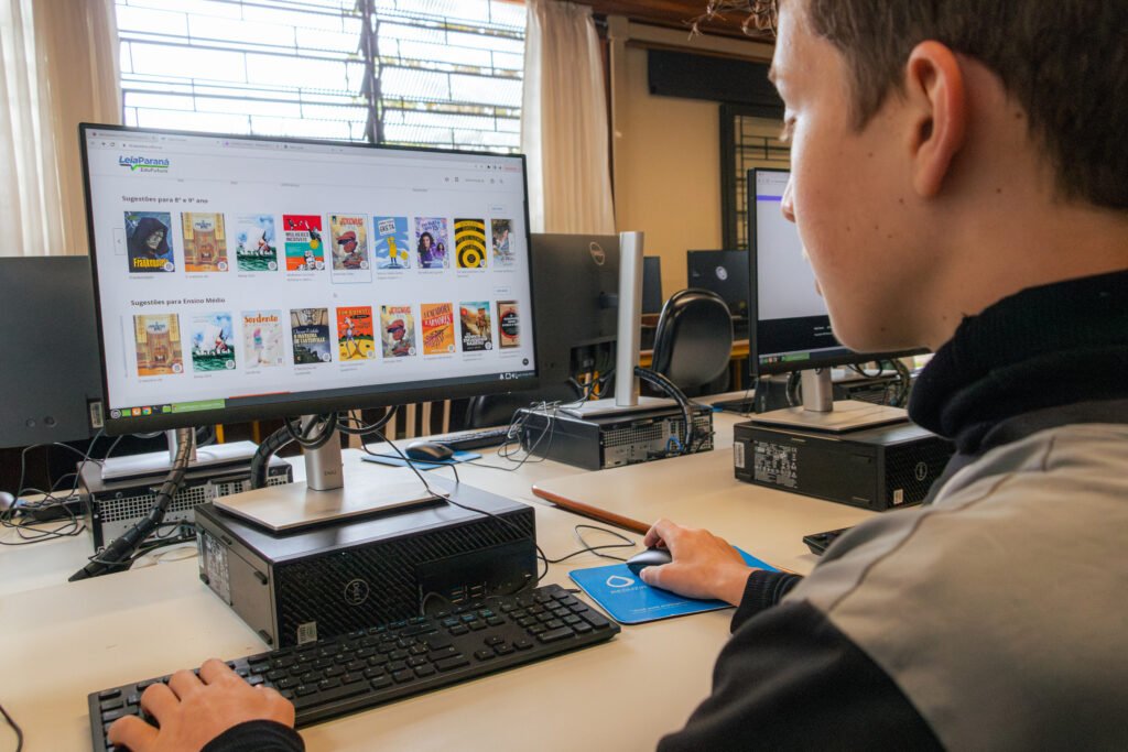 dia-nacional-do-livro:-estado-divulga-cinco-obras-mais-lidas-por-estudantes-no-leia-parana