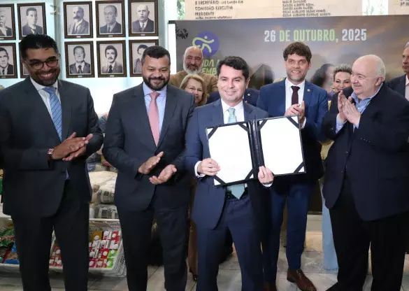 Assinatura do Termo de Cooperação entre a Escola do Legislativo e Abradep ocorreu nesta terça-feira (28).. Créditos: Orlando Kissner/Alep