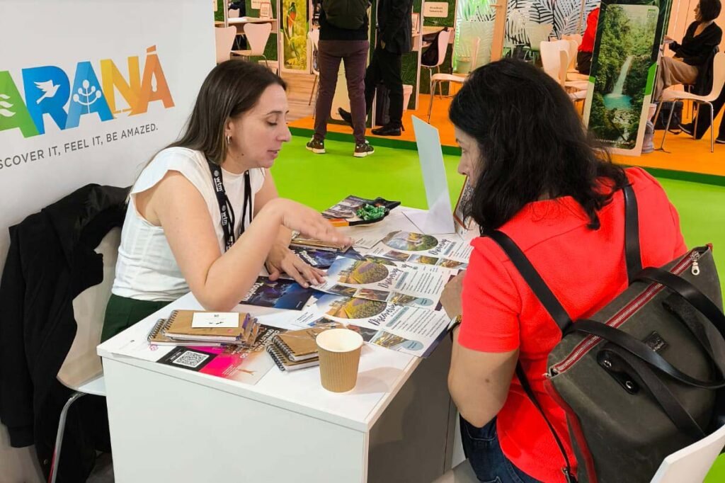 na-wtm-em-londres,-parana-reune-empresarios-e-apresenta-destinos-turisticos