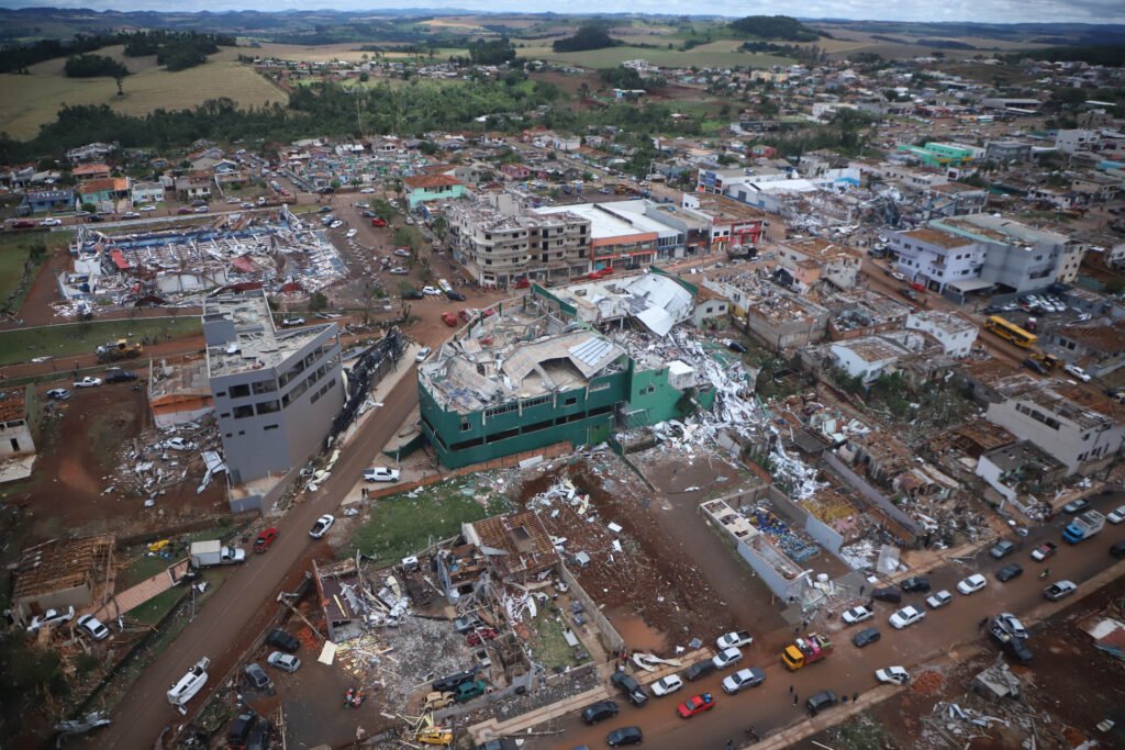 governador-decreta-luto-oficial-de-tres-dias-em-memoria-as-vitimas-do-tornado