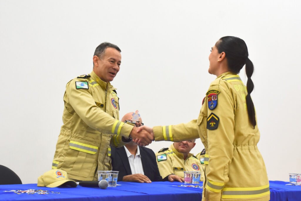 atendimento-pre-hospitalar:-corpo-de-bombeiros-forma-69-novos-socorristas