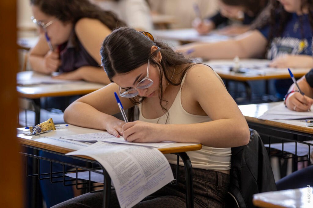 uem-realiza-provas-do-pas-neste-domingo-com-participacao-de-23,5-mil-candidatos