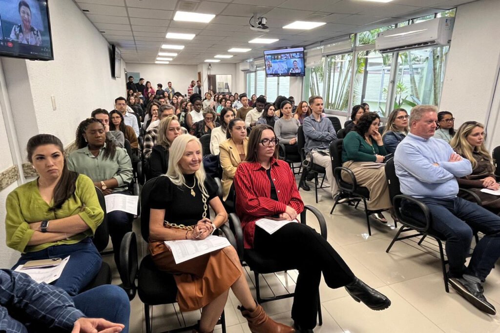 com-apoio-de-r$-36-milhoes,-parana-amplia-residencia-e-especializacao-de-saude-publica