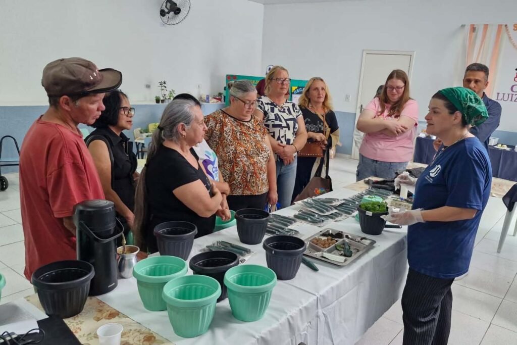 sanepar-ensina-cultivo-e-uso-de-plantas-medicinais-e-alimenticias-nao-convencionais-em-castro