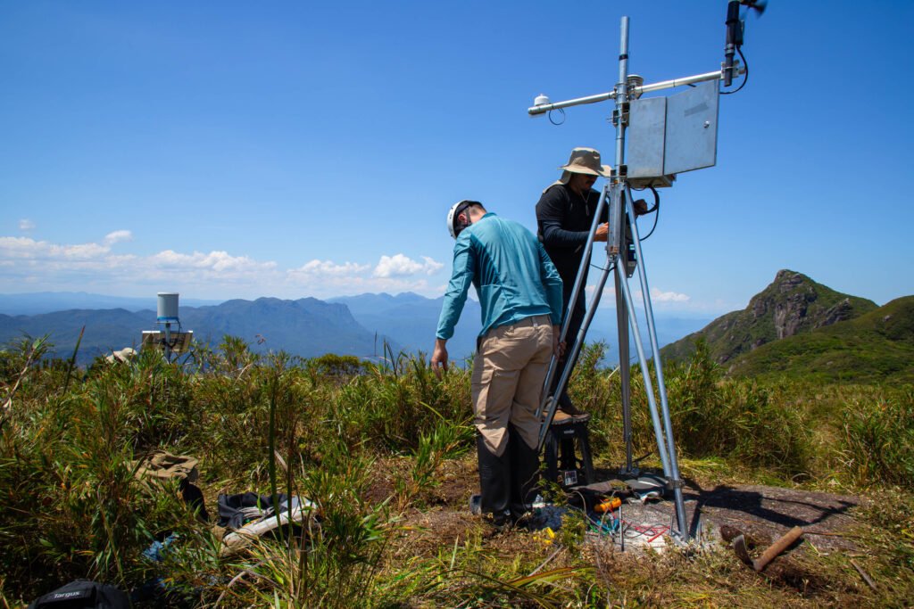nova-estacao-meteorologica-no-topo-do-pico-marumbi-vai-orientar-turistas-e-grupos-de-socorro