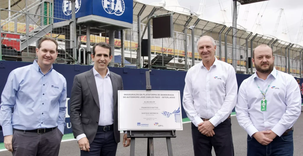 Pedro Torres, da Gerdau, Gustavo Werneck, CEO da Gerdau, Alan Adler, CEO do GP SP F1, e Francisco Mattos, GP SP F1