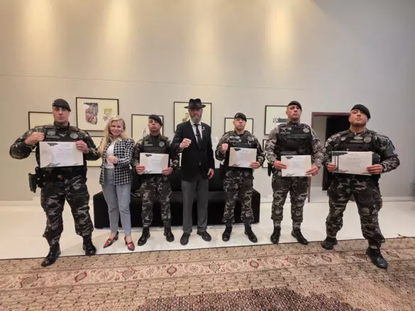 As Menções Honrosas foram entregues aos policiais na terça-feira (28).. Créditos: Divulgação/Assessoria Parlamentar