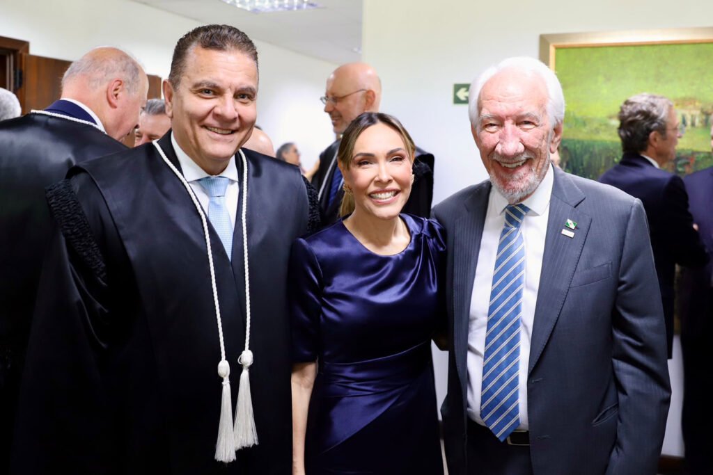 ex-procuradora-geral-do-estado-toma-posse-como-desembargadora-no-tjpr