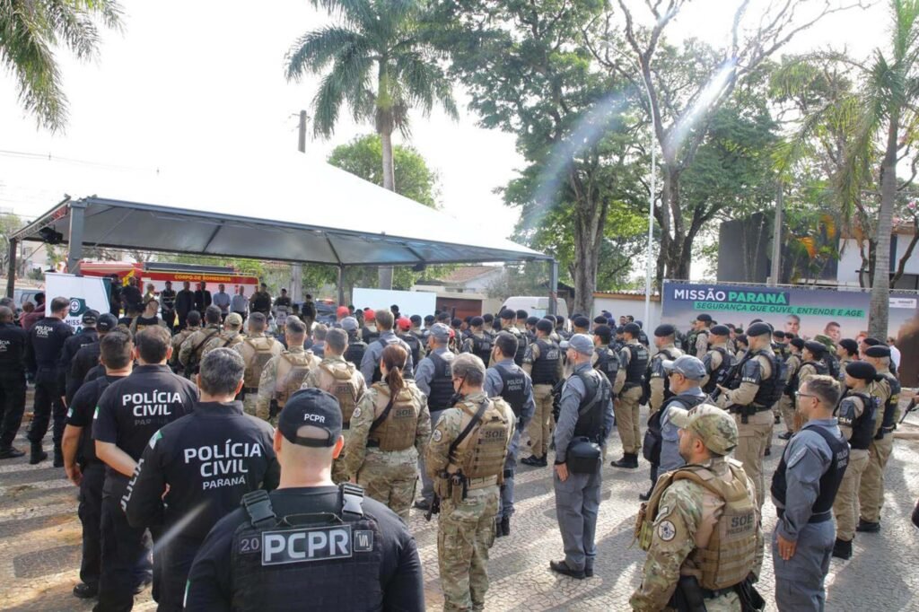 perto-da-populacao:-missao-parana-iv-leva-forcas-de-seguranca-ao-litoral