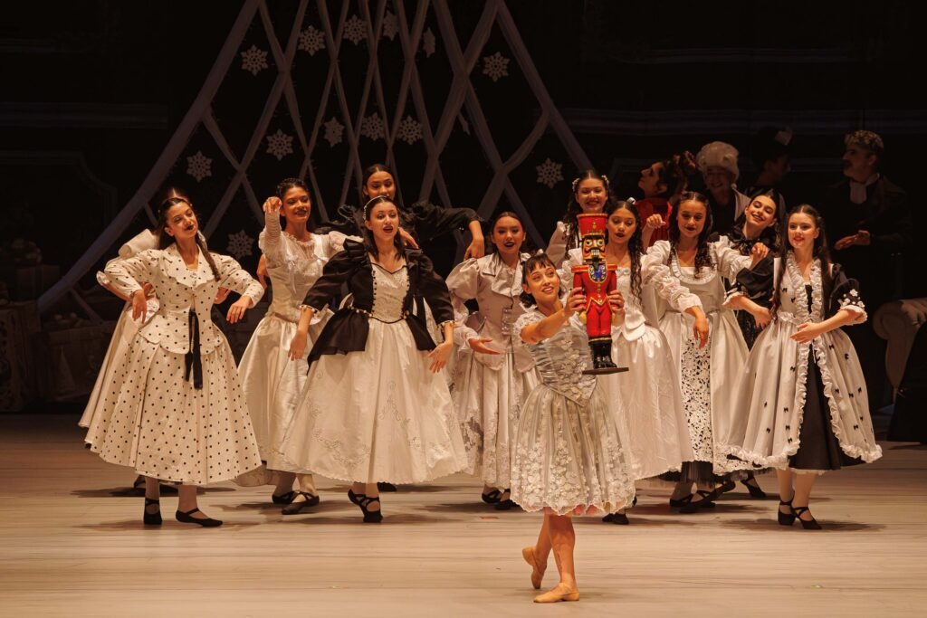 agenda-cultural-tem-“quebra-nozes”,-novas-exposicoes-no-mis-pr-e-biblioteca-cheia