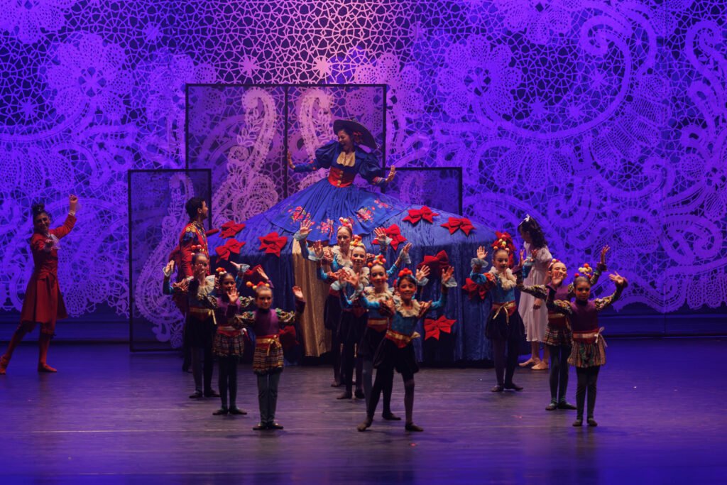 o-quebra-nozes:-montagem-do-teatro-guaira-emociona-plateia-lotada-na-primeira-apresentacao