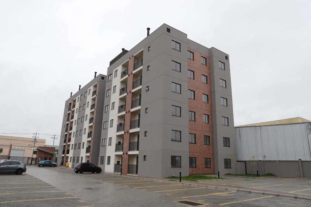 com-apoio-do-estado,-familias-de-sao-jose-dos-pinhais-conquistam-a-moradia-propria