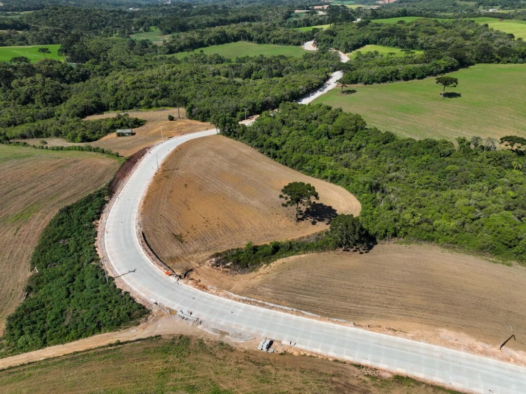 pavimentacao-em-concreto-entre-mandirituba-e-sao-jose-dos-pinhais-bate-50%-de-execucao